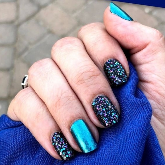 Color Street Nail Polish Strips in shade Space Case - Picture 3 of 6